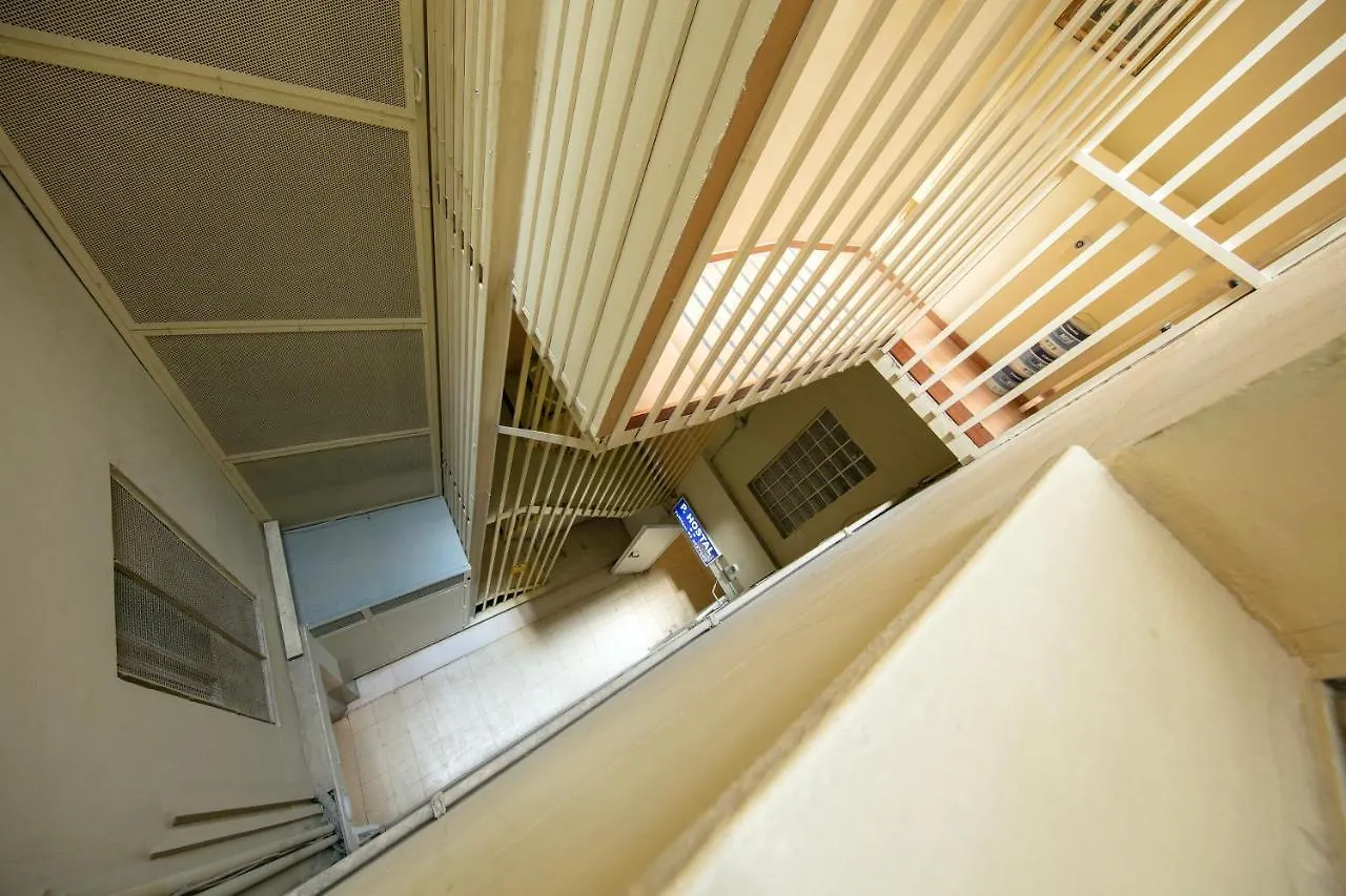 Guest house Standbyme Ramblas Barcelona