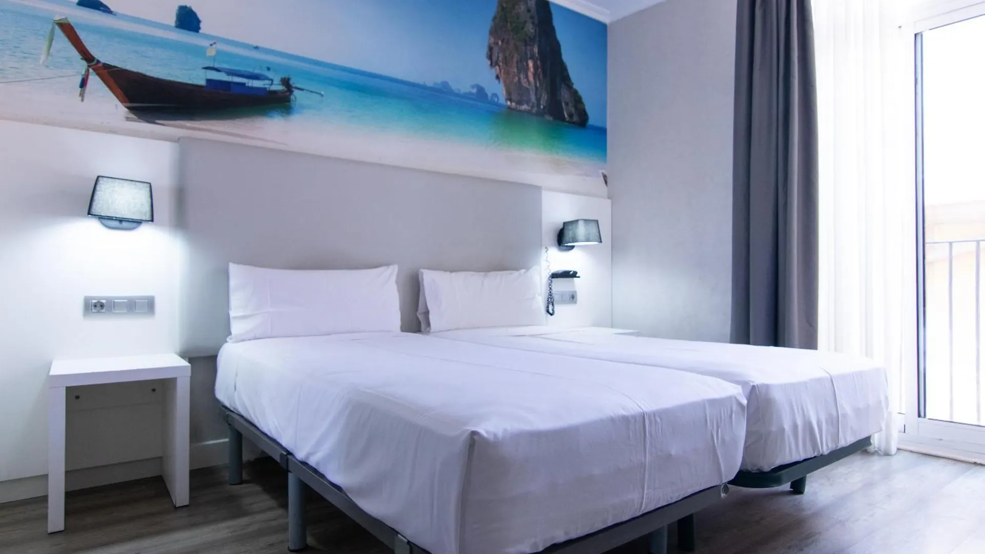 Guest house Standbyme Ramblas Barcelona